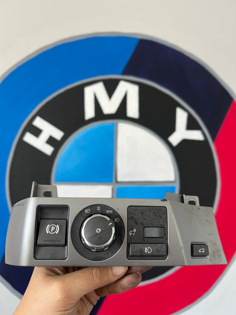 BMW Orijinal Çıkma Bagaj Açma Düğme Paneli